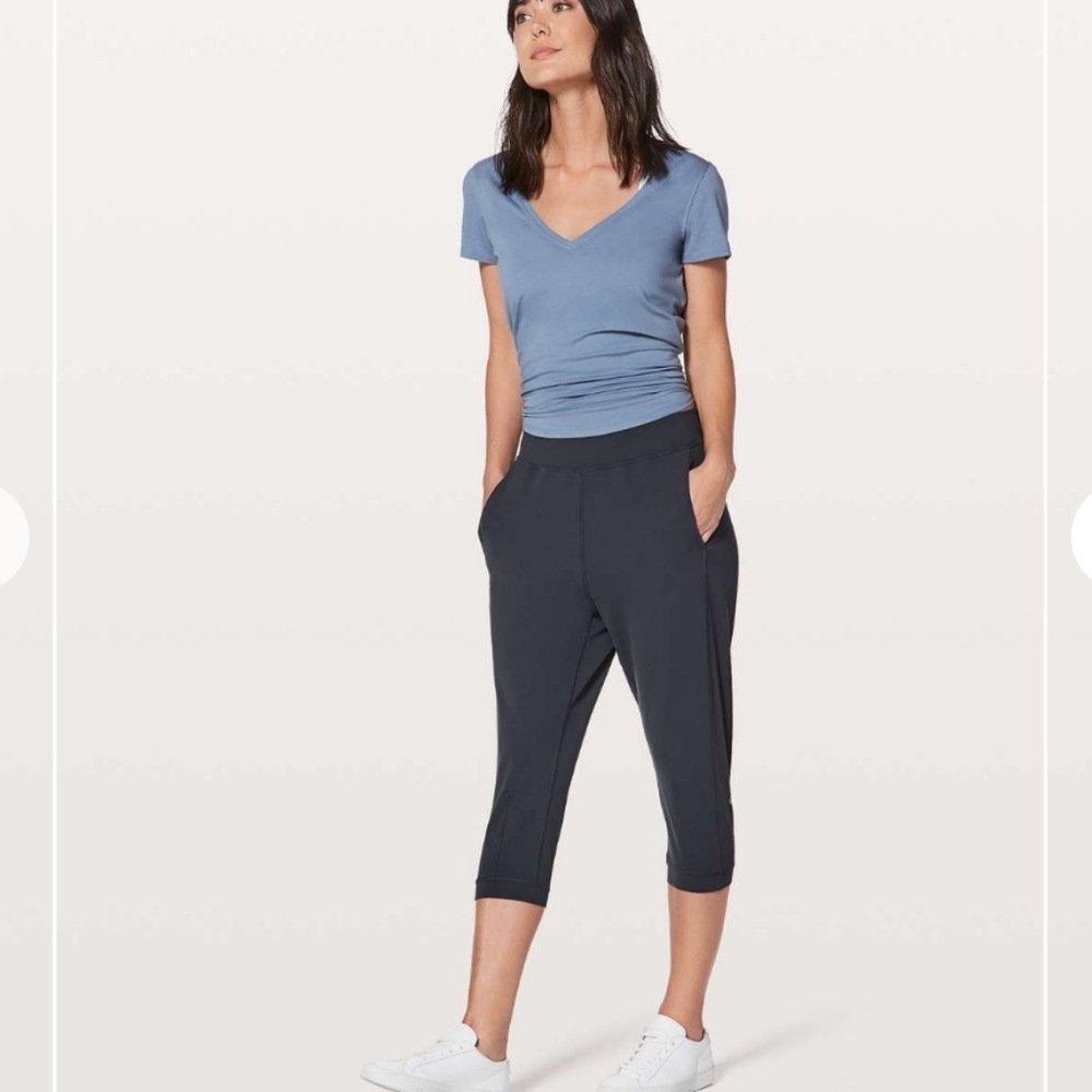 NWT Lululemon Rejuvenate Crop